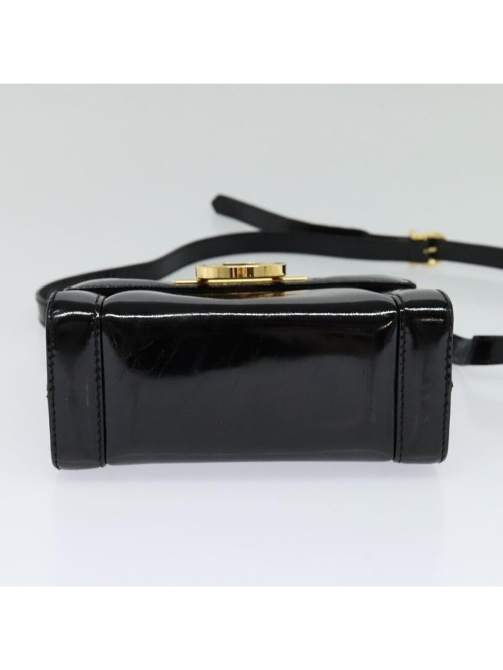 Authentic Salvatore Ferragamo Gancini Shoulder Bag Enamel Black Gold - Picture 12 of 16